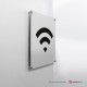 Cartello alluminio su parete con distanziatori: Wifi