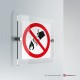 Cartello plexiglass su parete con distanziatori: Qui non usare acqua per spegnere incendi P011