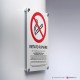 Cartello alluminio su parete con distanziatori: vietato fumare con leggi