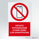 Adesivo vietato fotografare e fare video con lo smartphone