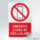 Adesivo vietato l'uso dei cellulari
