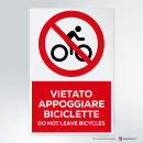 Adesivo vietato appoggiare biciclette