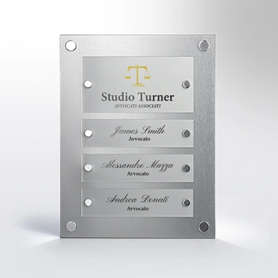 Targa studio legale: multinome gold con targhette incise